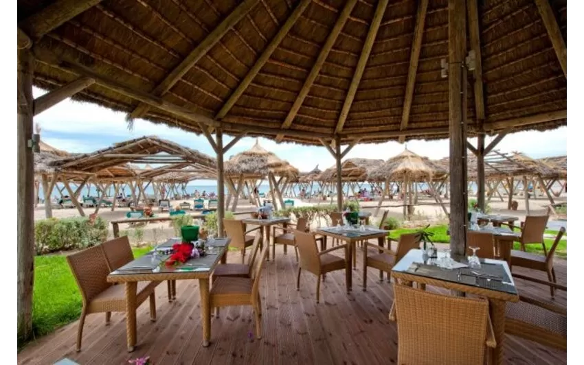 The Orangers Beach Resort & Bungalow  4*-8