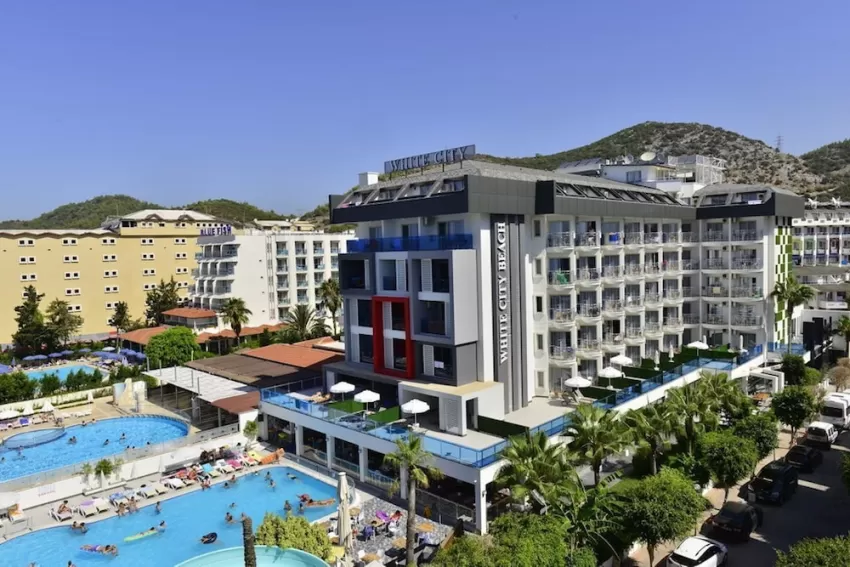 White City Beach +16 Adults Only  4*-78