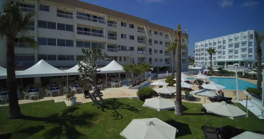 Pola Costa Hotel Apartments Adults Only 3*-1