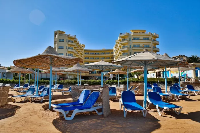 10-Magic-Beach-Hotel-Hurghada-4-